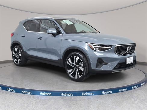 Used 2023 Volvo XC40 B5 Ultimate w/ Protection Package Premier image 4