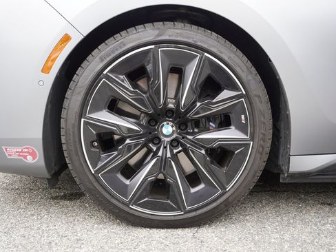 Used 2023 BMW i7 xDrive60 w/ Parking Assistance Package AWD/4WD image 12