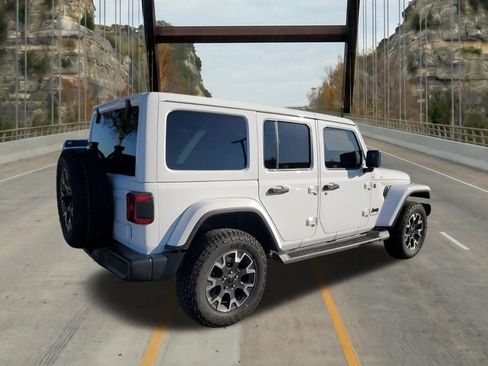 New 2026 Jeep Wrangler Unlimited Sahara AWD/4WD image 10