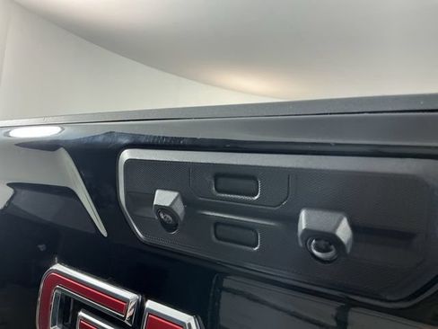 Used 2025 GMC Sierra 3500 AT4 w/ AT4 Premium Plus Package AWD/4WD image 9