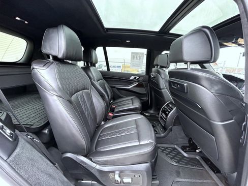 Used 2020 BMW X7 M50i w/ Dynamic Handling Package AWD/4WD image 19