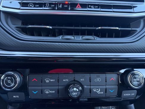 Used 2024 Jeep Compass Trailhawk image 29