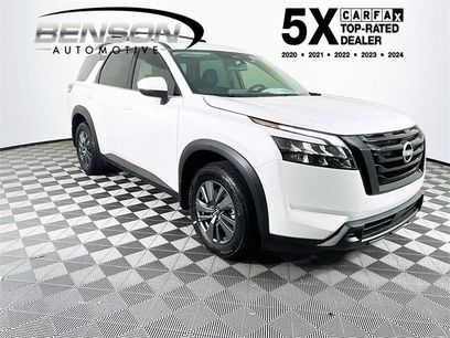 New 2025 Nissan Pathfinder SV w/ Black Appearance Package