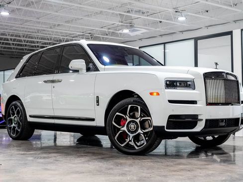 Used 2022 Rolls-Royce Cullinan Black Badge AWD/4WD image 2