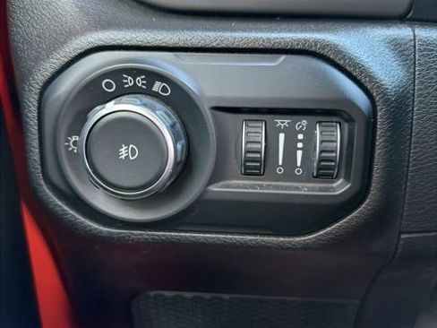 Used 2020 Jeep Wrangler Sport image 13