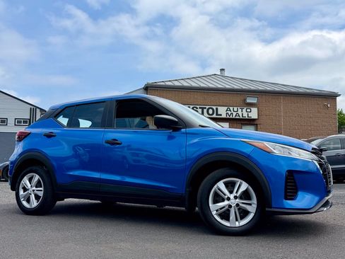 Used 2023 Nissan Kicks S FWD image 1