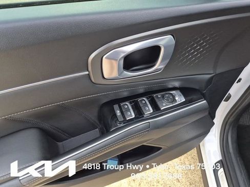 Certified 2023 Kia Sorento SX FWD image 28