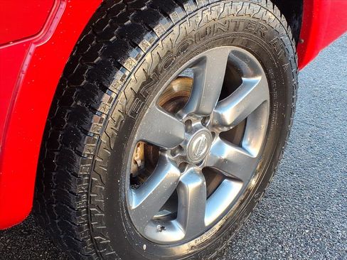 Used 2012 Nissan Titan SV w/ Sport Appearance Pkg image 11