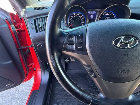 Used 2013 Hyundai Genesis 3.8 RWD image 19