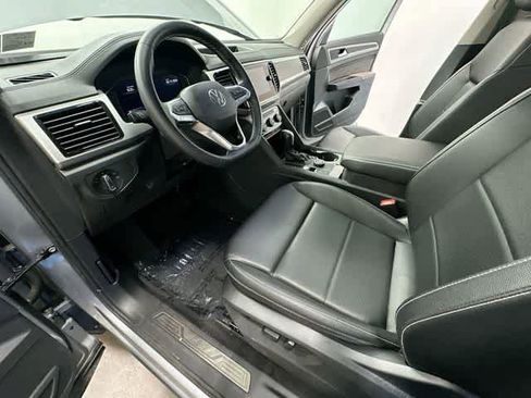 Certified 2023 Volkswagen Atlas SE w/ Panoramic Sunroof Package AWD/4WD image 17