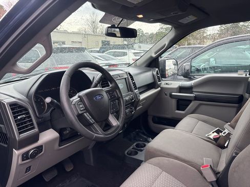 Used 2017 Ford F150 XLT w/ Equipment Group 302A Luxury image 15