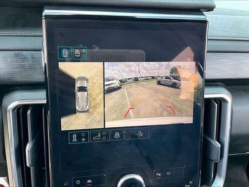 Used 2024 GMC Acadia Elevation image 25