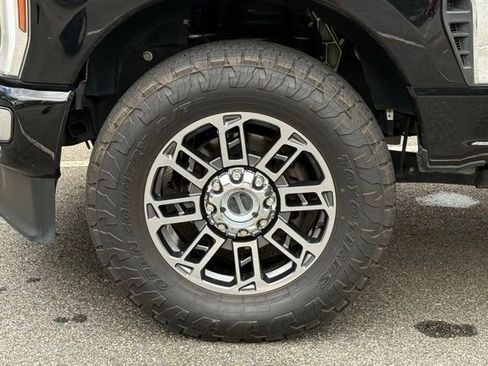 Used 2024 Ford F250 Limited w/ FX4 Off-Road Package image 15