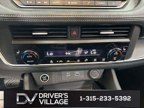 Used 2023 Nissan Rogue SV w/ SV Premium B Package AWD/4WD image 16