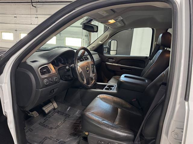 Used 2014 Chevrolet Silverado 3500 LTZ w/ LTZ Plus Package AWD/4WD image 12
