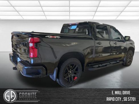 Used 2023 Chevrolet Silverado 1500 RST w/ Redline Edition AWD/4WD image 9