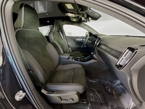 Certified 2023 Volvo C40 P8 Recharge Plus image 29