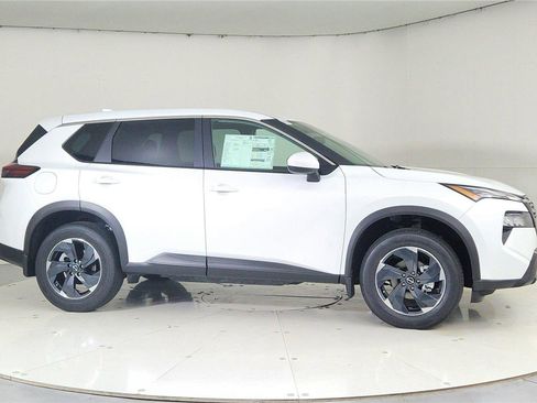 New 2026 Nissan Rogue SV image 8