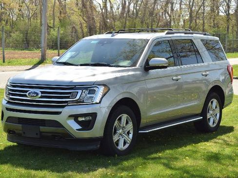 Certified 2020 Ford Expedition XLT w/ Equipment Group 202A AWD/4WD image 3