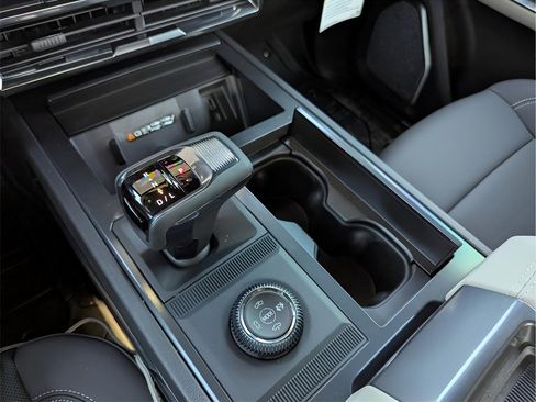 New 2026 GMC Hummer EV 4x4 Crew Cab image 11