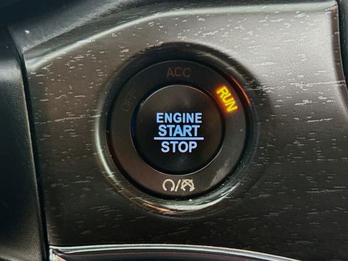 Used 2018 Jeep Grand Cherokee Limited image 21