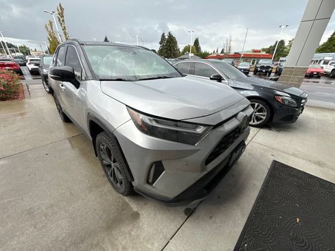 Used 2023 Toyota RAV4 XSE AWD/4WD image 3