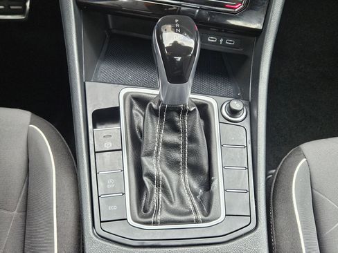 Used 2025 Volkswagen Jetta Sport FWD image 25