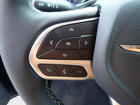 New 2025 Chrysler Pacifica Select image 17