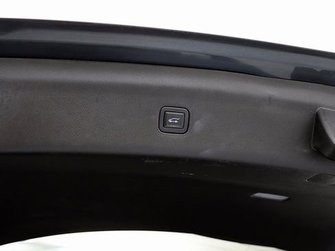 Used 2020 Buick Enclave Premium w/ Sun and Sites Package image 30