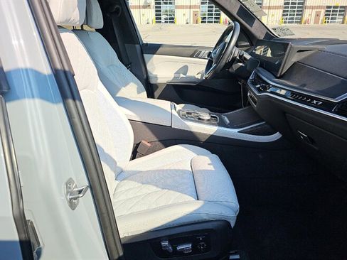 Used 2023 BMW X7 xDrive40i w/ M Sport Package image 10