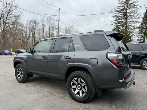 Used 2017 Toyota 4Runner TRD Off-Road Premium image 3