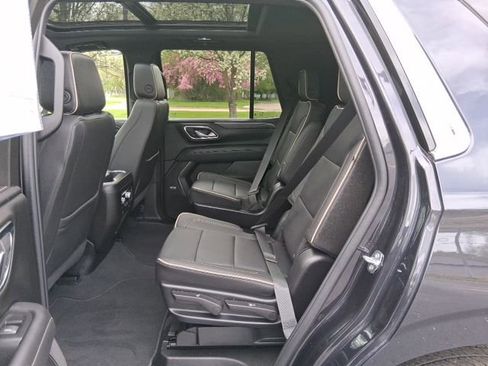 Used 2024 GMC Yukon SLT w/ SLT Premium Package AWD/4WD image 21