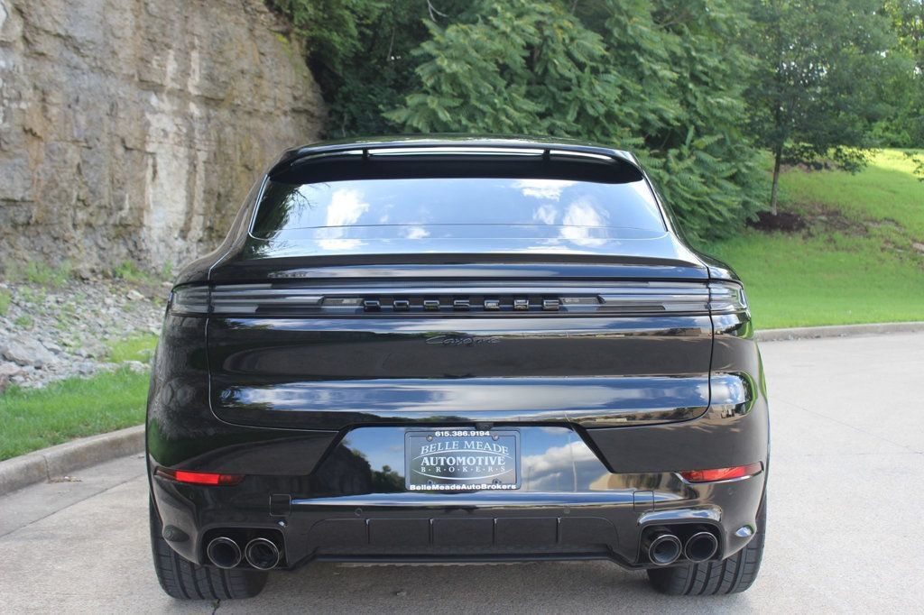 Used 2025 Porsche Cayenne Coupe AWD/4WD image 6