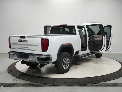 Used 2025 GMC Sierra 2500 SLT w/ SLT Convenience Package AWD/4WD image 15