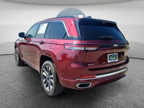 Used 2024 Jeep Grand Cherokee Overland w/ Luxury Tech Group IV AWD/4WD image 7