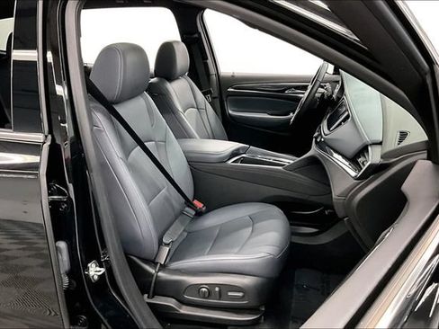 Used 2023 Buick Enclave Essence w/ Experience Buick Package FWD image 8