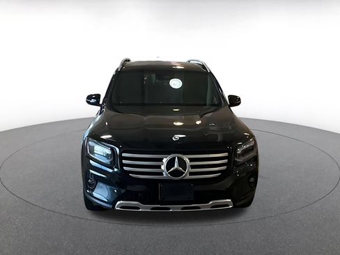 Used 2025 Mercedes-Benz GLB 250 image 4