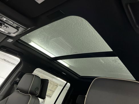 New 2025 Chevrolet Suburban Premier image 55