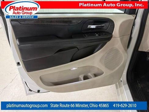 Used 2017 Dodge Grand Caravan SE FWD image 25