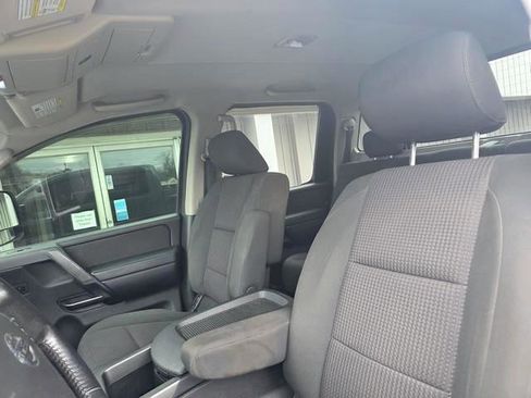 Used 2011 Nissan Titan S image 7