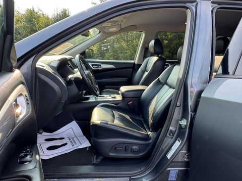 Used 2019 Nissan Pathfinder SL AWD/4WD image 11