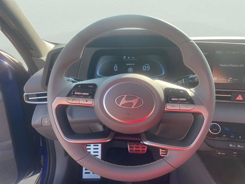Used 2025 Hyundai Elantra Sport image 8