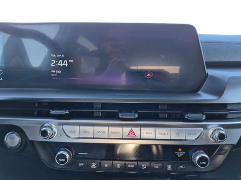 Certified 2025 Kia Telluride S image 10