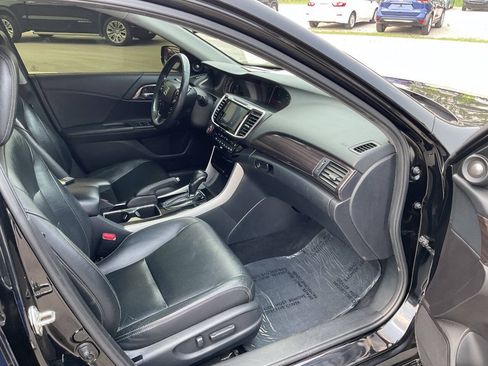 Used 2016 Honda Accord Touring image 46