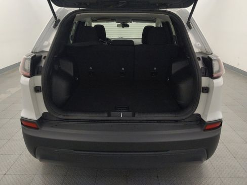 Used 2020 Jeep Cherokee Latitude FWD image 29
