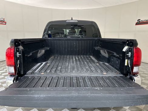 Used 2021 Toyota Tacoma SR5 image 5