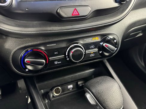 Used 2024 Kia Soul LX w/ Option Group 015 image 17