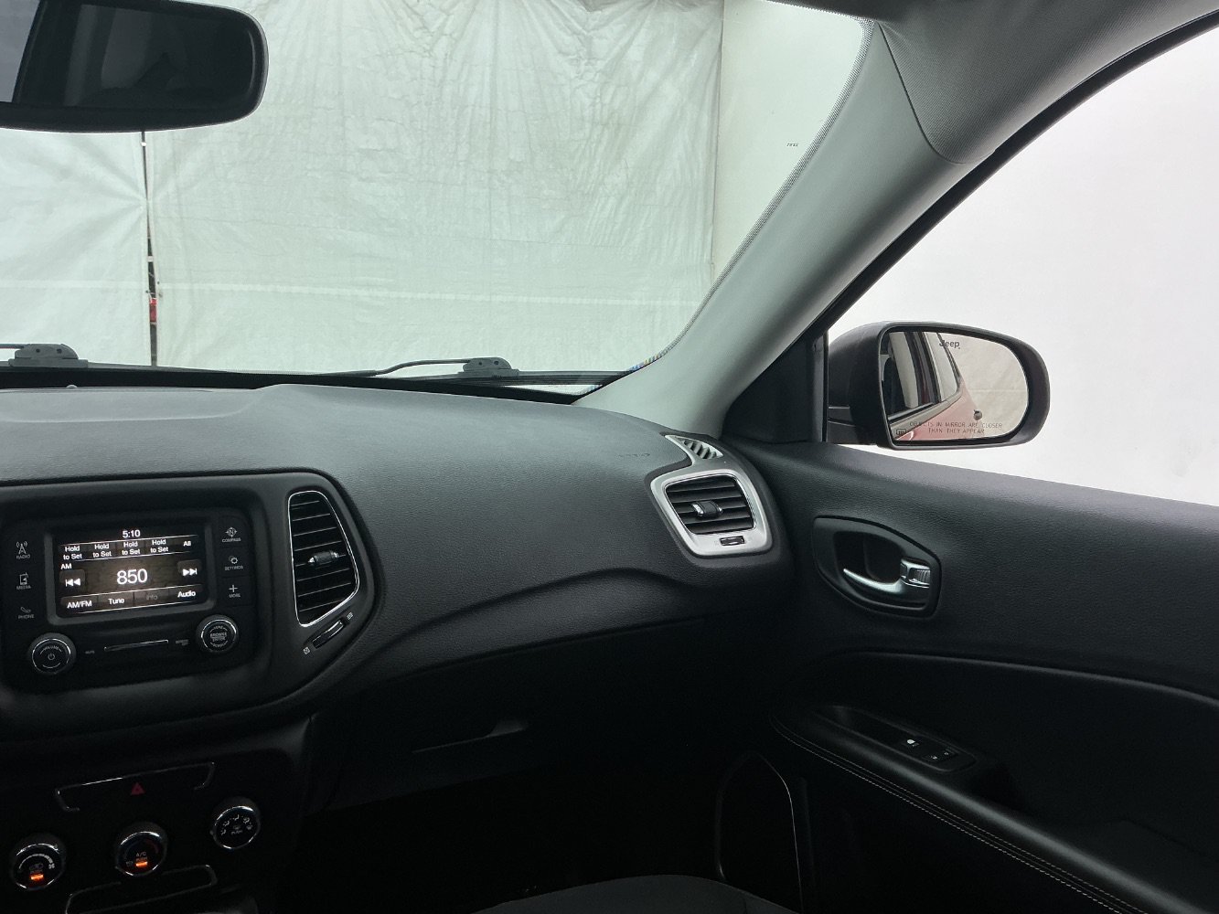 Used 2018 Jeep Compass Sport FWD image 28