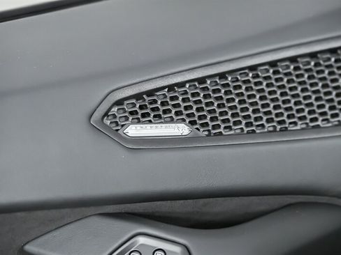 Used 2022 Lamborghini Huracan EVO RWD image 17