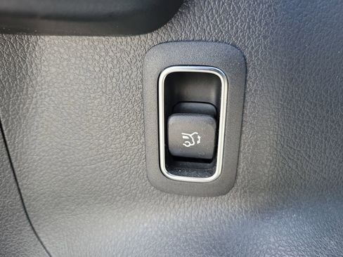 Certified 2022 Mercedes-Benz GLA 250 image 22